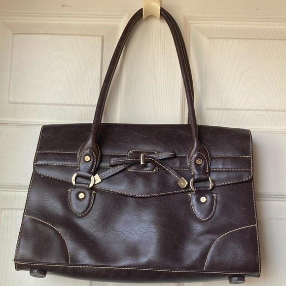 Liz Claiborne Handbags - Vintage Liz Claiborne Shoulder Bag